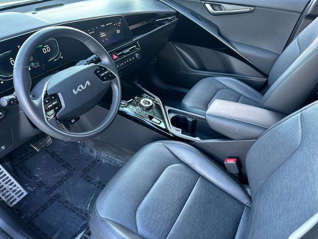 Used 2024 Kia Niro SX Touring image 9