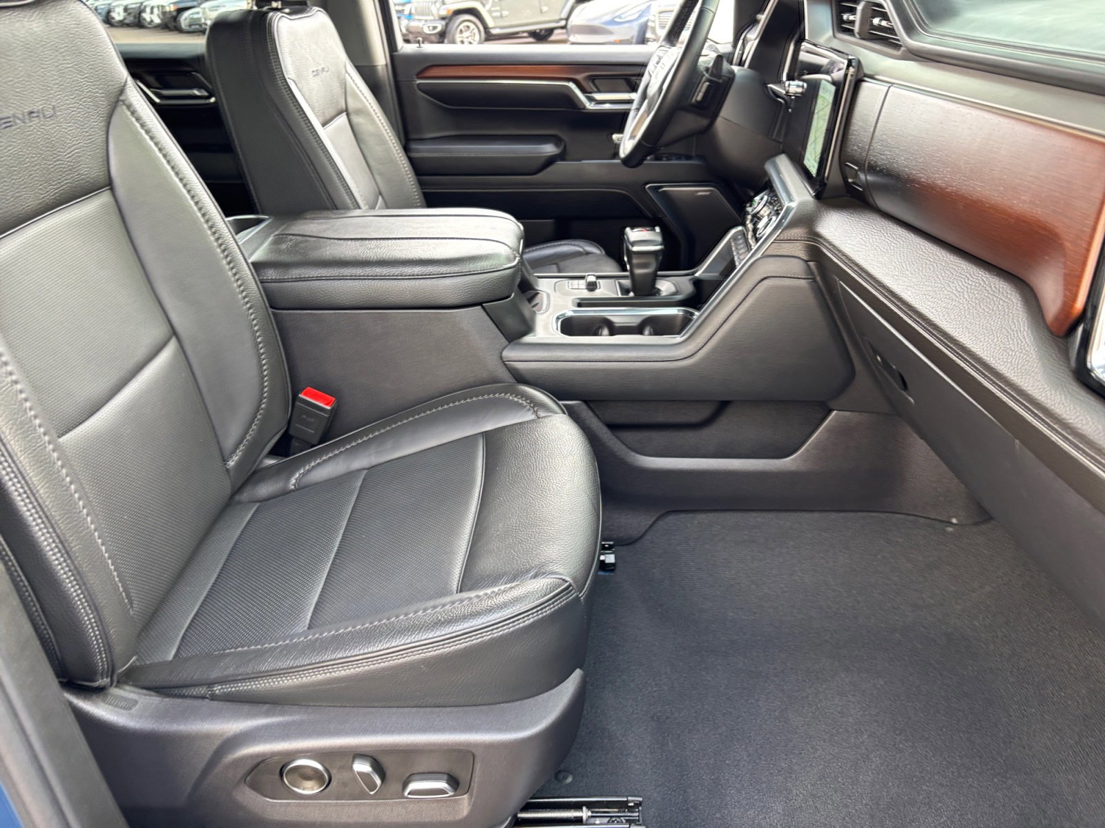 Used 2024 GMC Sierra 1500 Denali w/ Denali Reserve Package image 19