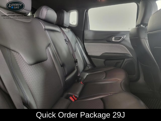 Used 2023 Jeep Compass Latitude AWD/4WD image 17