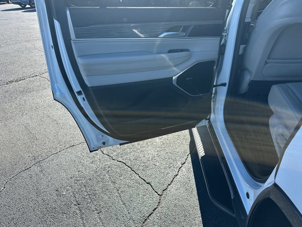 Used 2022 Jeep Wagoneer Series II RWD image 22