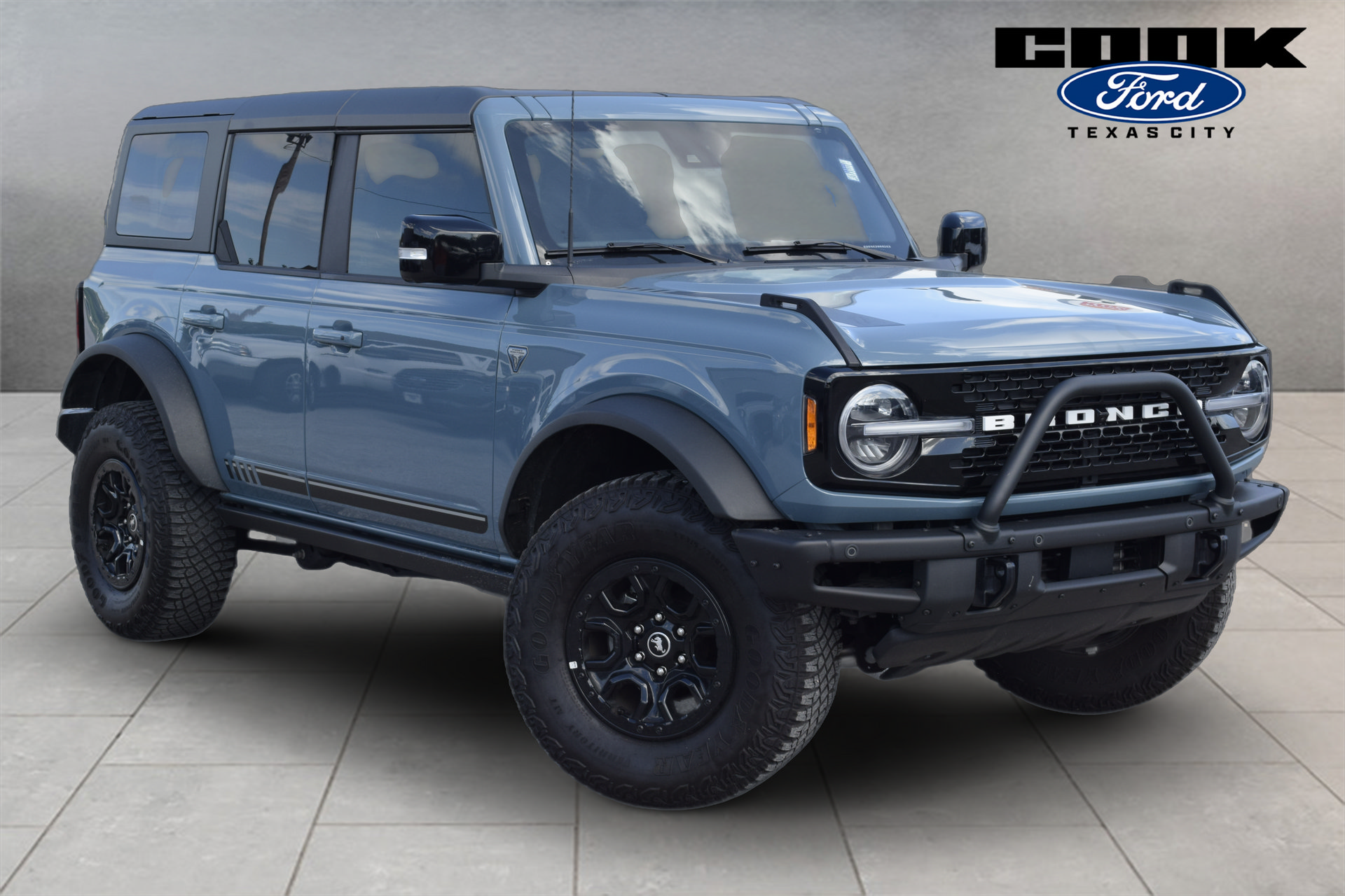 Certified 2021 Ford Bronco First Edition AWD/4WD image 2
