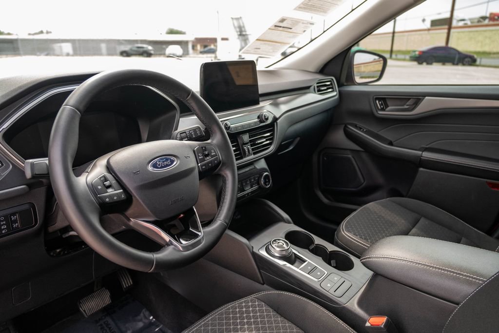 Certified 2024 Ford Escape Active FWD image 13