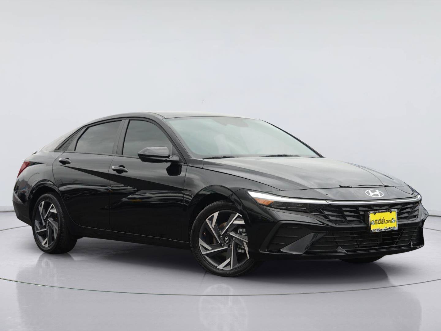 Used 2025 Hyundai Elantra Sport FWD image 2