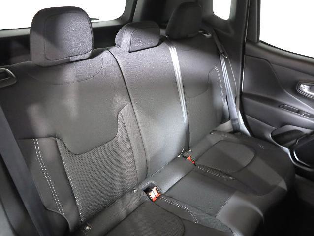 Used 2023 Jeep Renegade Altitude w/ Convenience Group I image 10