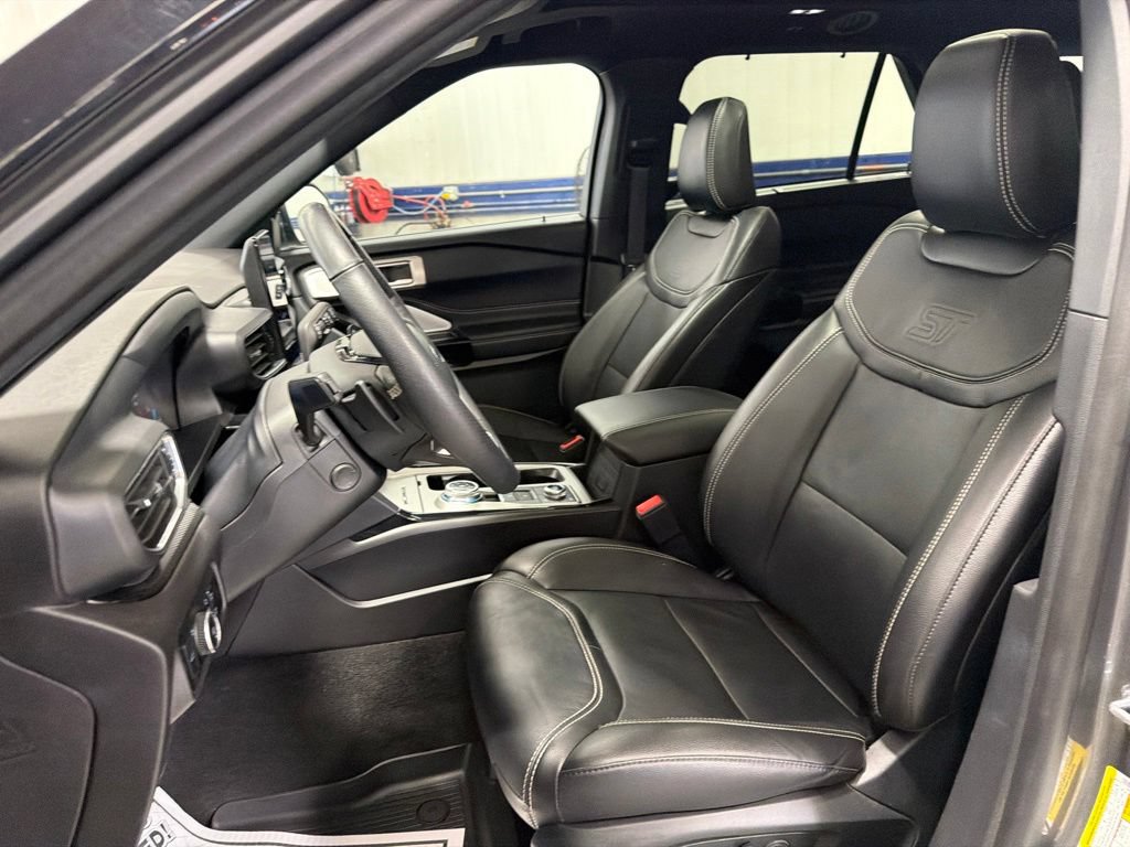 Certified 2024 Ford Explorer ST w/ Technology Package AWD/4WD image 14