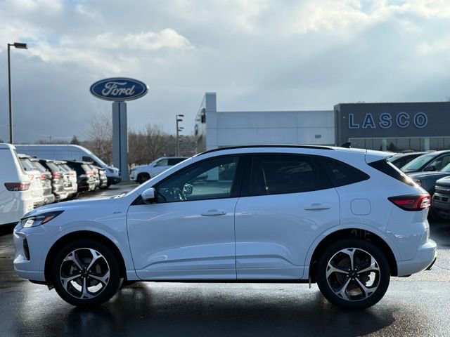 Certified 2023 Ford Escape ST-Line Select w/ Tech Pack #2 image 4