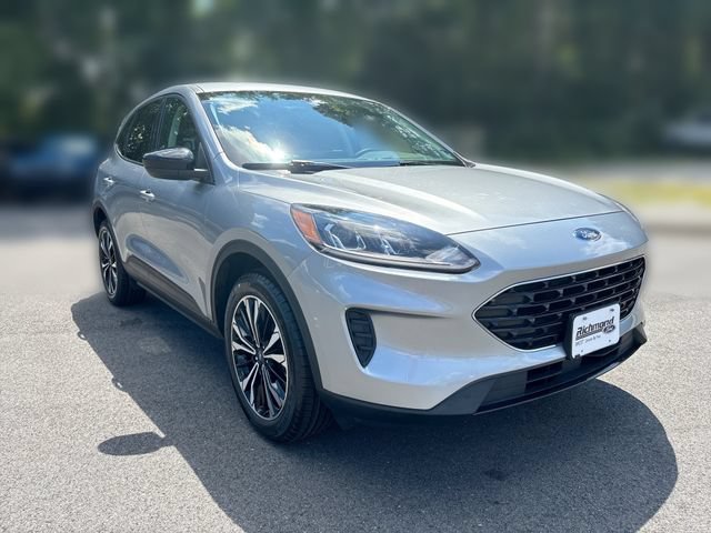 Certified 2022 Ford Escape SE w/ SE Sport Appearance Package AWD/4WD image 2