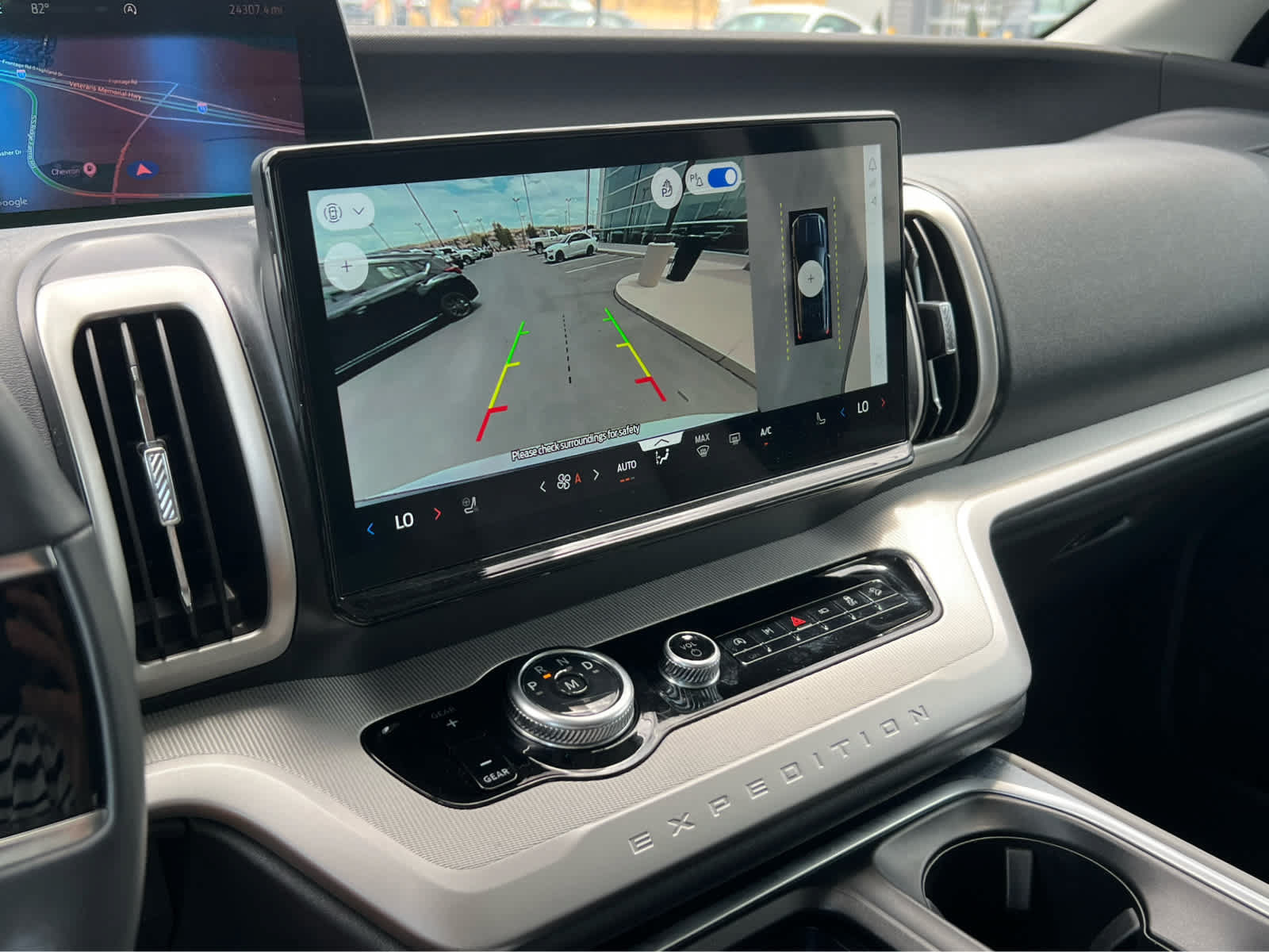 Certified 2025 Ford Expedition Active AWD/4WD image 38