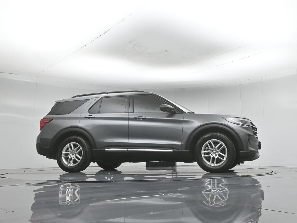 Certified 2025 Ford Explorer Active RWD image 56