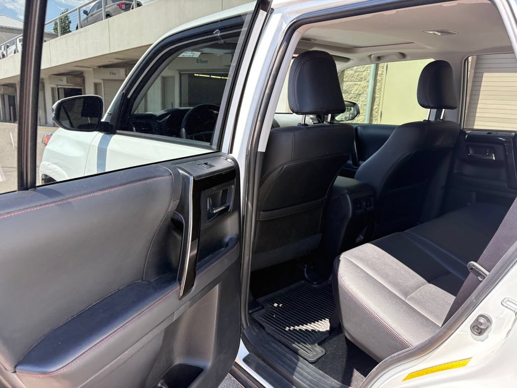Used 2024 Toyota 4Runner TRD Off-Road Premium w/ Moonroof Package AWD/4WD image 25