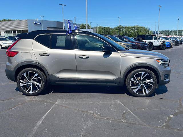 Used 2022 Volvo XC40 T5 R-Design w/ Advanced Package AWD/4WD image 6