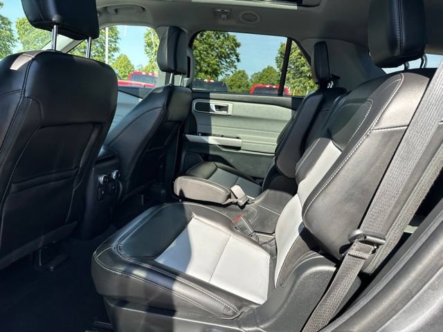 Certified 2024 Ford Explorer XLT w/ Equipment Group 202A AWD/4WD image 15
