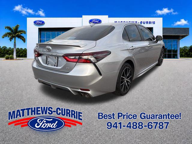 Used 2021 Toyota Camry SE w/ Convenience Package FWD image 4