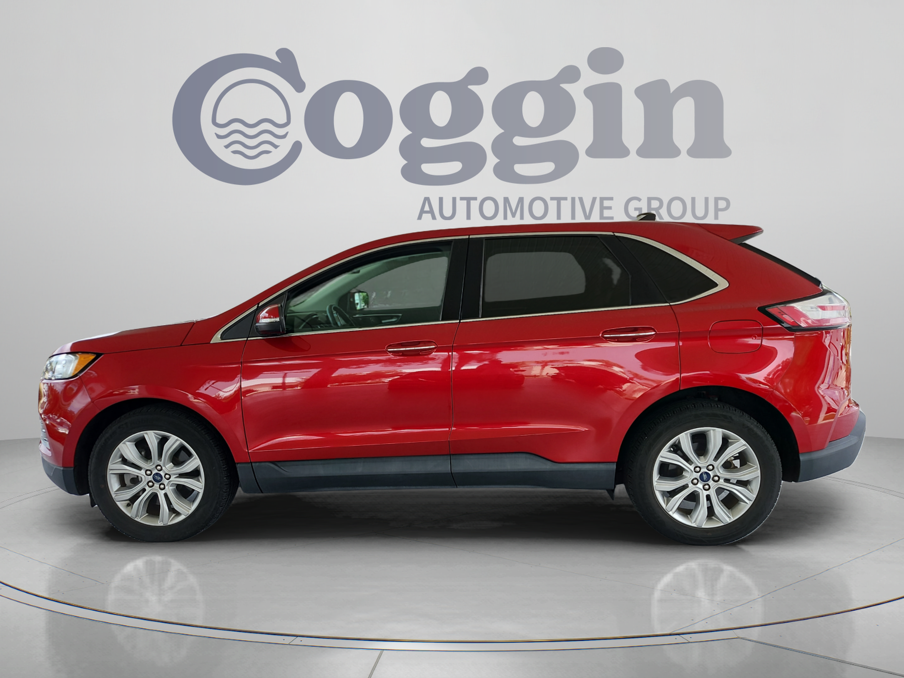 Certified 2021 Ford Edge Titanium FWD image 2