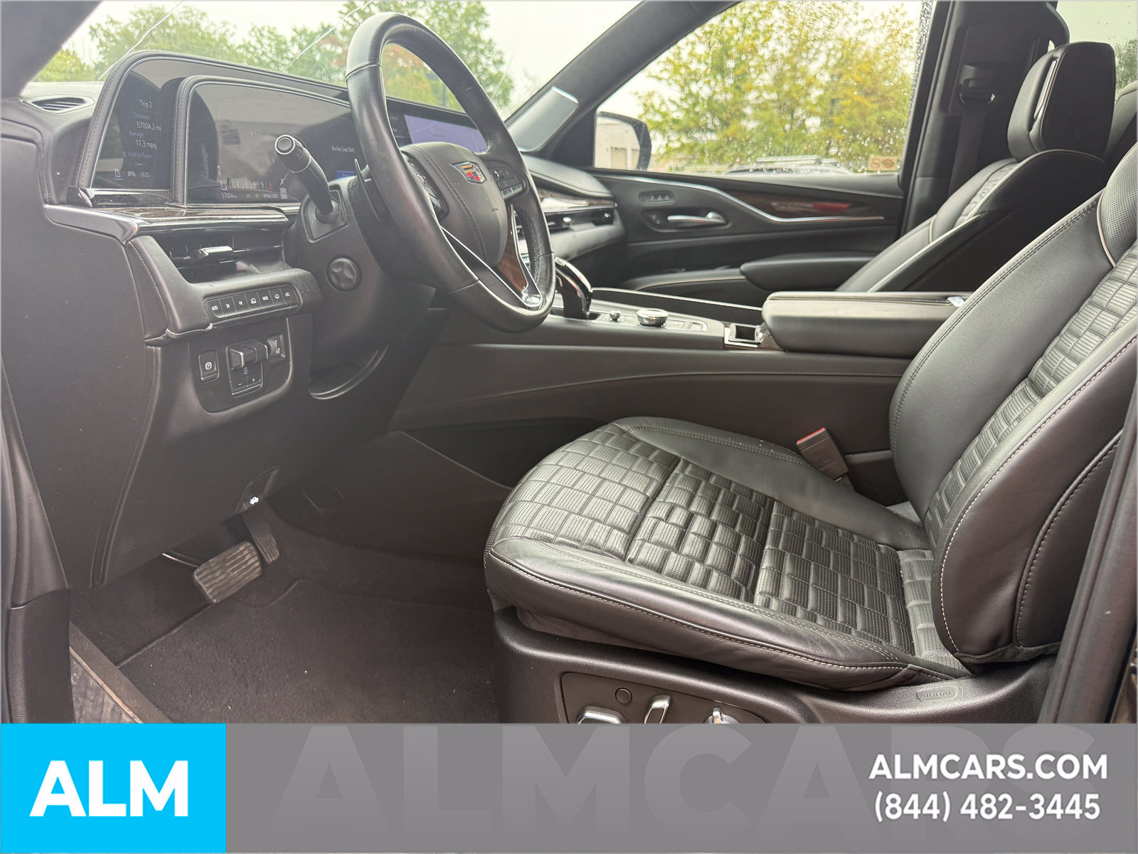 Used 2023 Cadillac Escalade ESV Sport Platinum AWD/4WD image 17