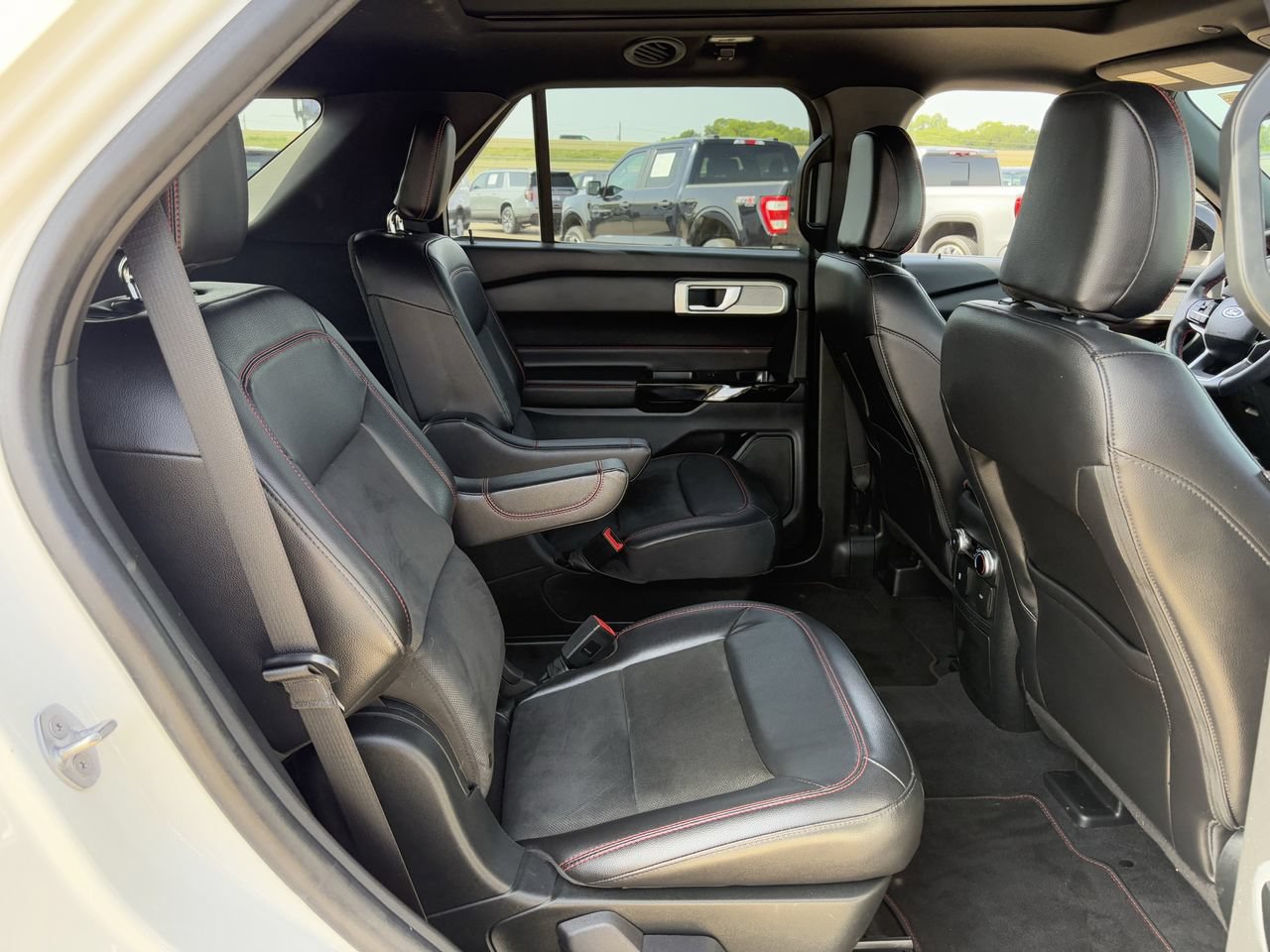 Certified 2023 Ford Explorer ST-Line w/ Class IV Trailer Tow Package RWD image 31