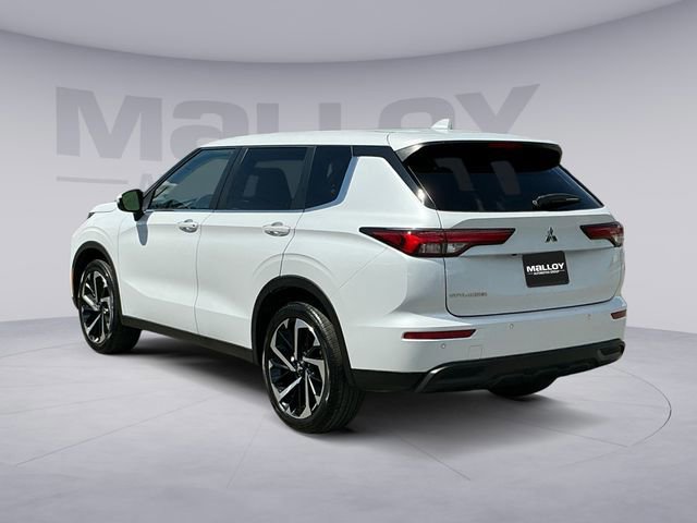 Used 2022 Mitsubishi Outlander ES AWD/4WD image 3