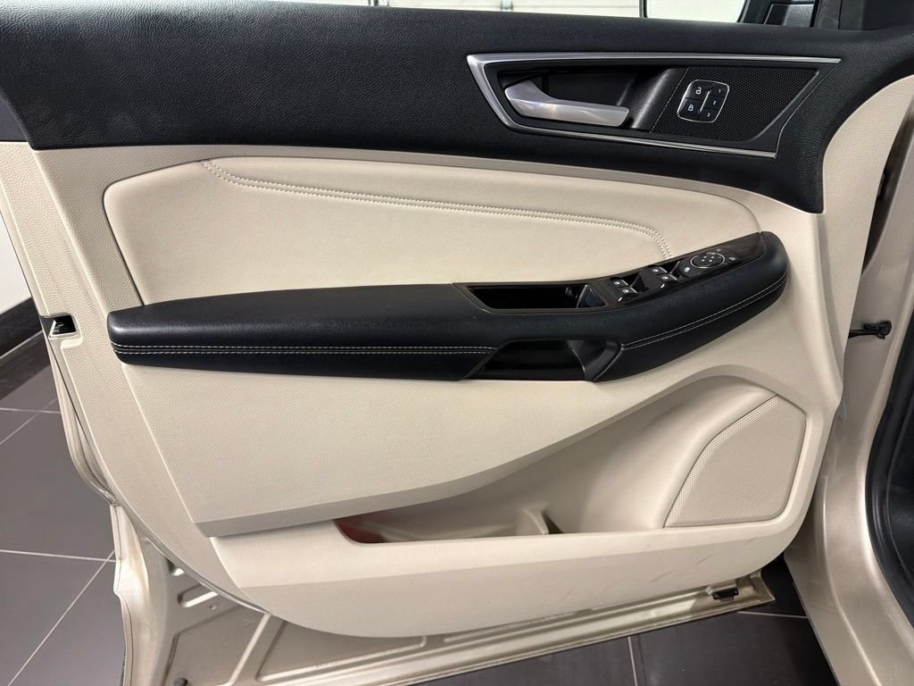 Certified 2017 Ford Edge Titanium w/ Equipment Group 302A AWD/4WD image 29