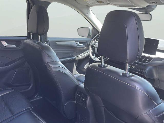 Certified 2023 Ford Escape Platinum AWD/4WD image 32