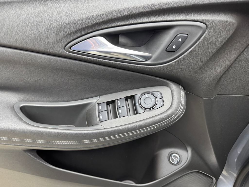 Used 2020 Buick Encore GX Select w/ Experience Buick Package image 13