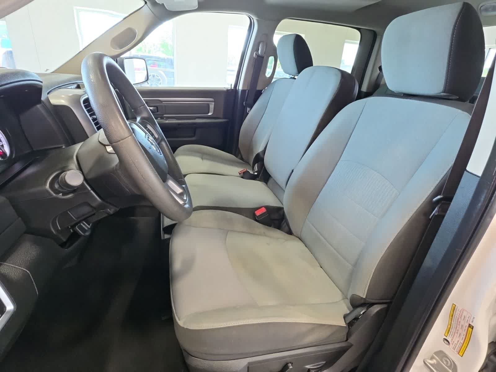 Used 2022 RAM 1500 Classic SLT AWD/4WD image 14