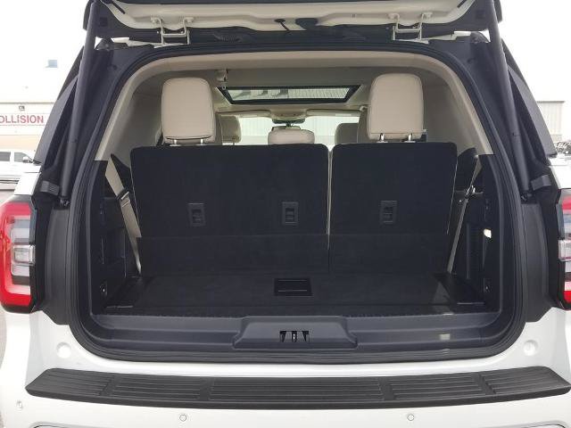 Certified 2022 Ford Expedition Platinum AWD/4WD image 4