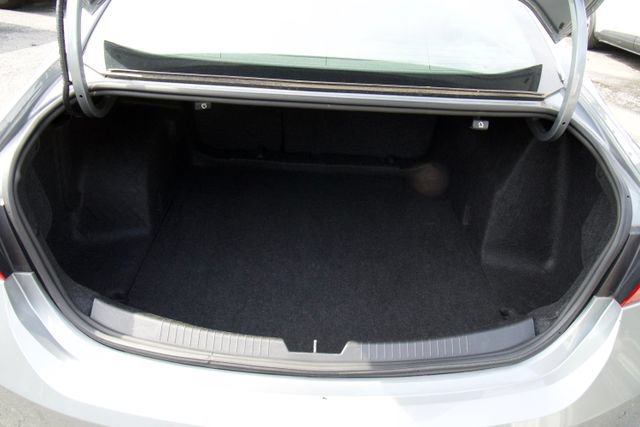 Used 2024 Chevrolet Malibu LT FWD image 30