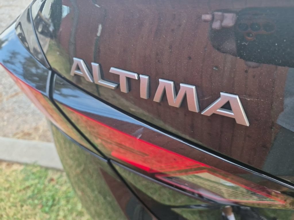 Used 2025 Nissan Altima 2.5 SV FWD image 13