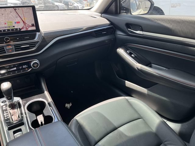 Used 2023 Nissan Altima 2.0 SR FWD image 15
