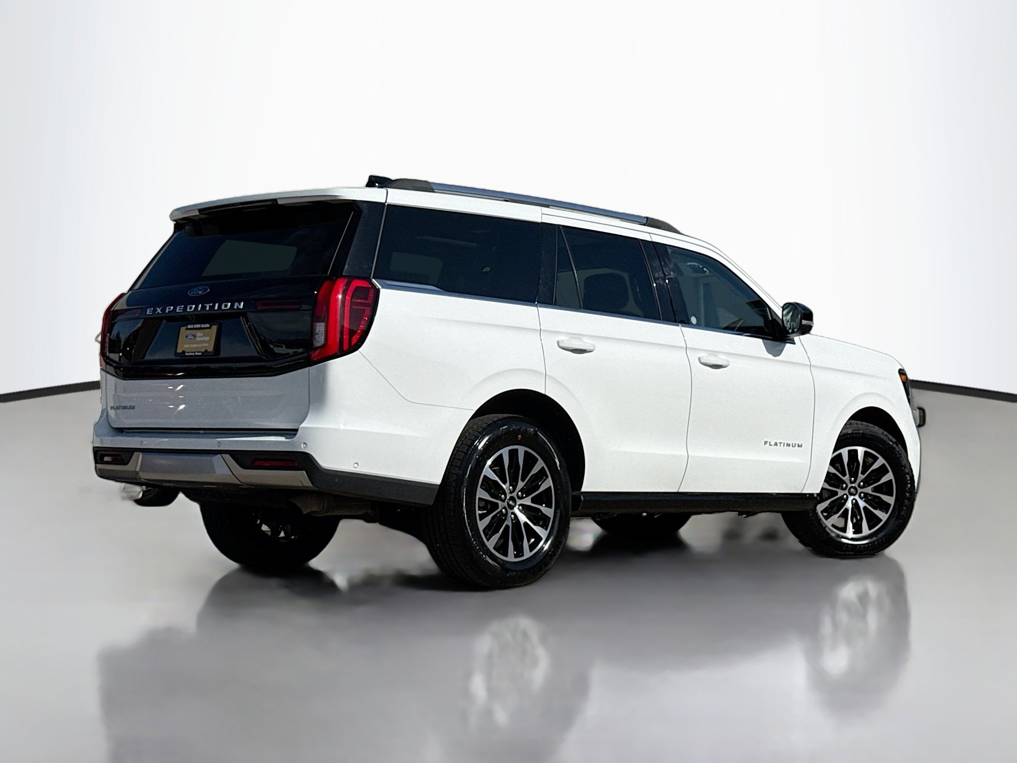 Certified 2025 Ford Expedition Platinum AWD/4WD image 2