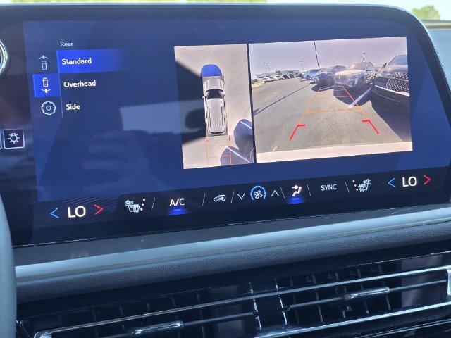 Used 2024 Chevrolet Traverse LS FWD image 12