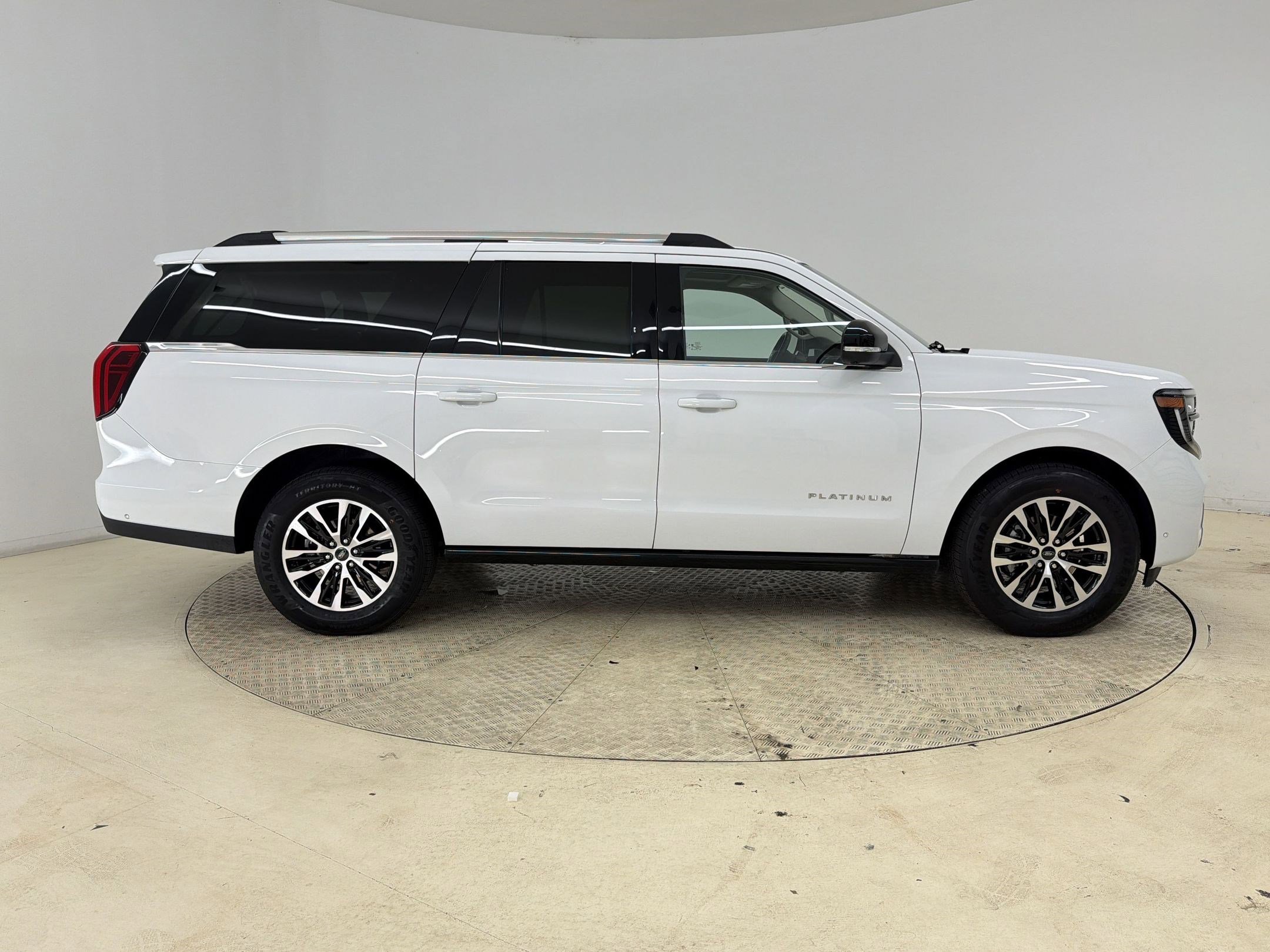 Certified 2025 Ford Expedition Max Platinum AWD/4WD image 8