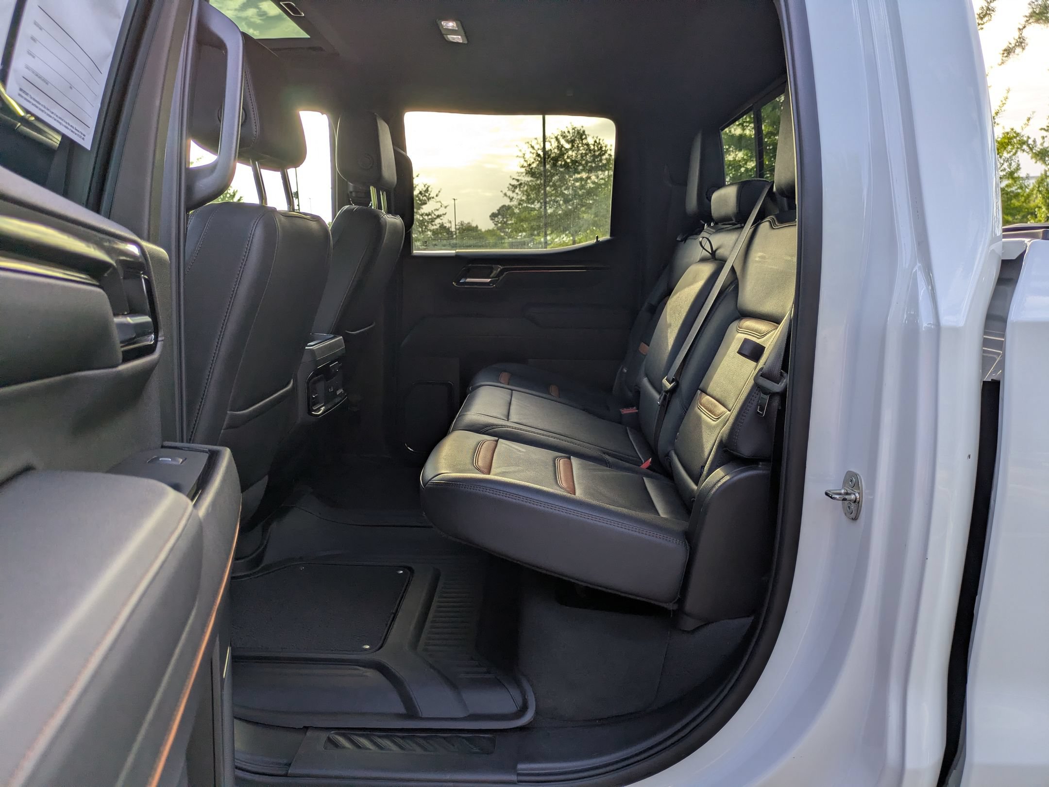 Used 2023 GMC Sierra 1500 AT4 w/ AT4 Preferred Package AWD/4WD image 28