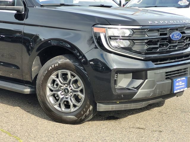 Certified 2025 Ford Expedition Active image 6