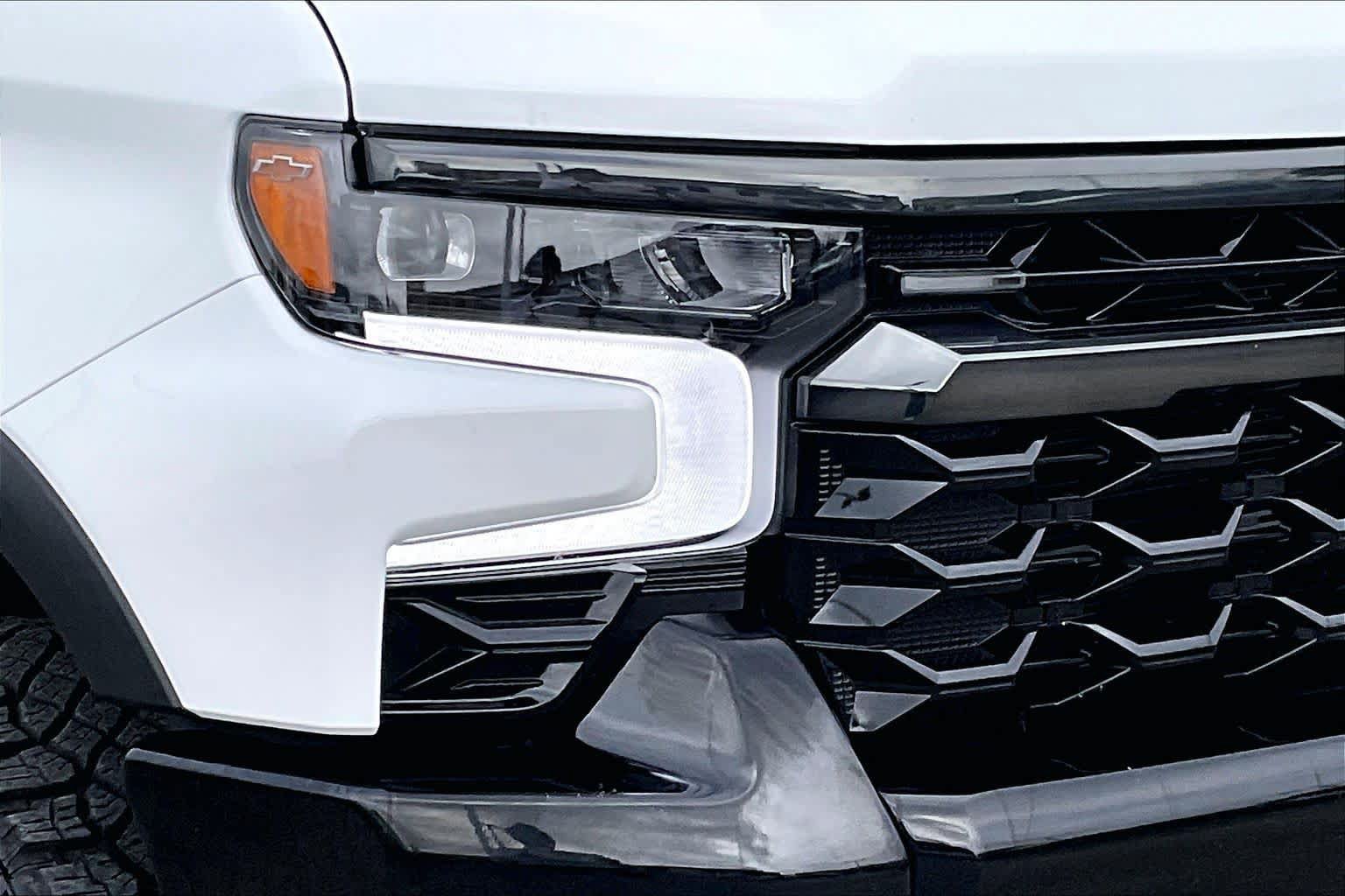 Used 2026 Chevrolet Silverado 1500 ZR2 w/ Dark Appearance Package AWD/4WD image 25
