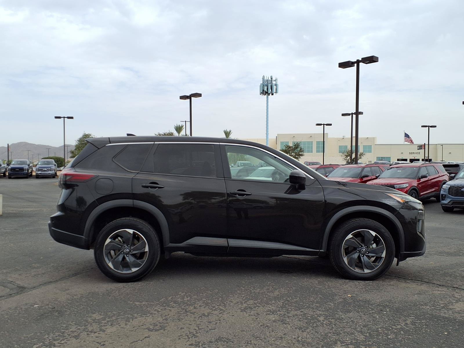 Used 2025 Nissan Rogue SV AWD/4WD image 7
