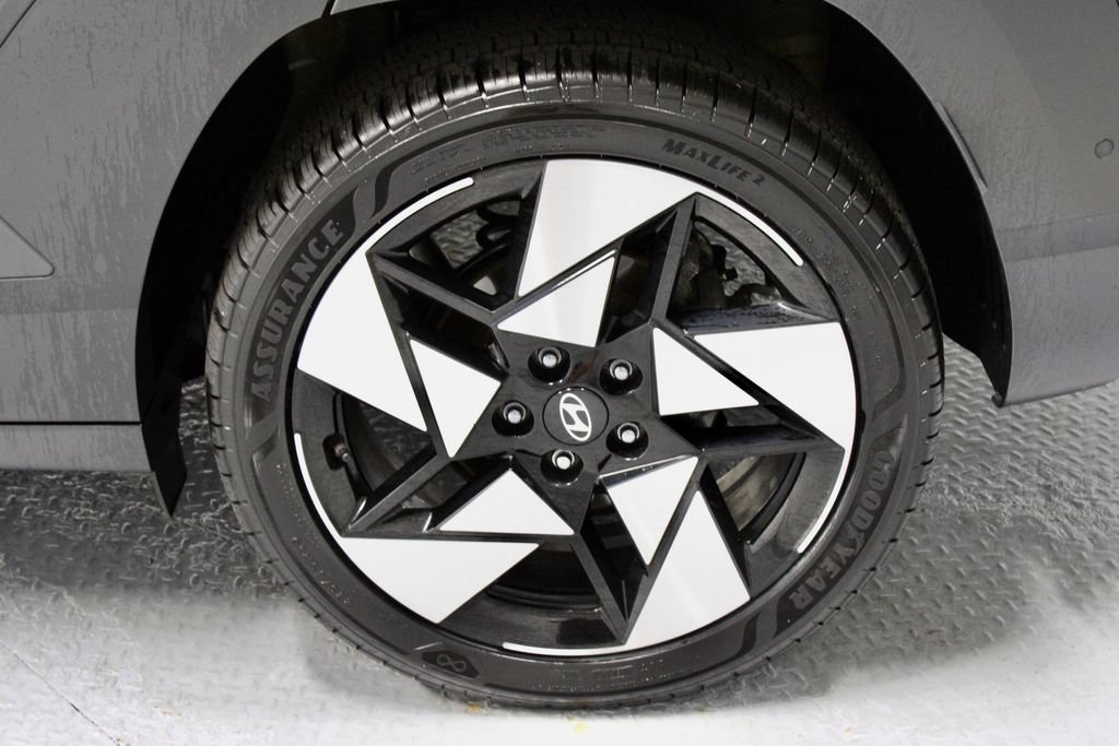 Used 2024 Hyundai Kona Limited FWD image 20