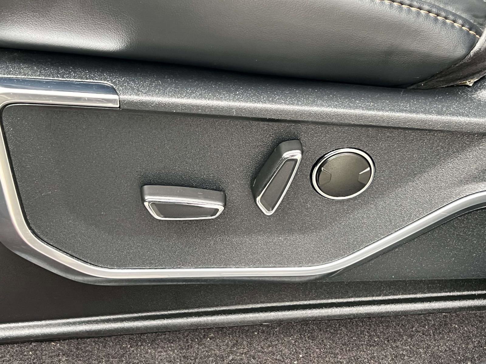 Certified 2022 Ford F150 Raptor w/ Equipment Group 801A High image 20