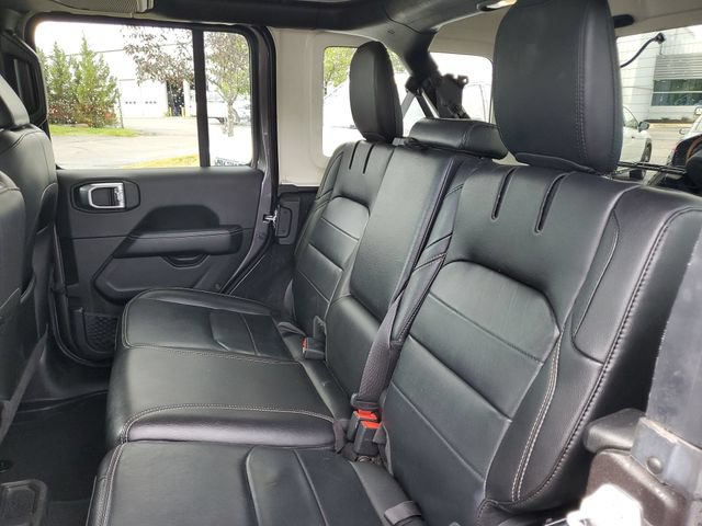 Used 2022 Jeep Wrangler Unlimited Sahara w/ Cold Weather Group AWD/4WD image 25