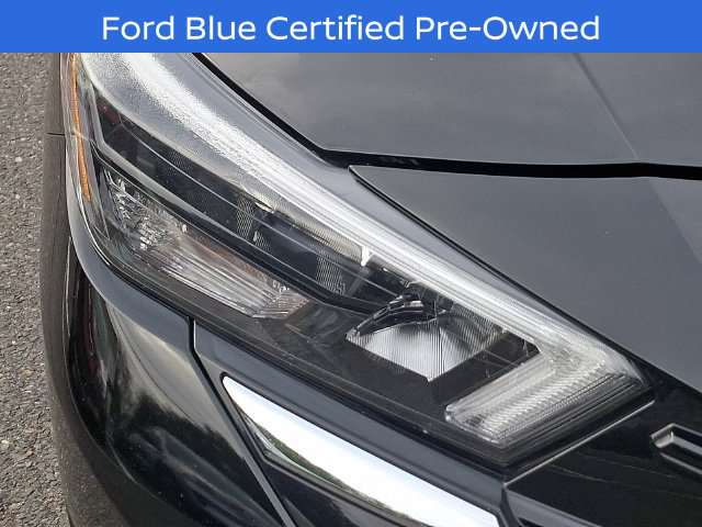 Used 2025 Nissan Versa SV FWD image 9