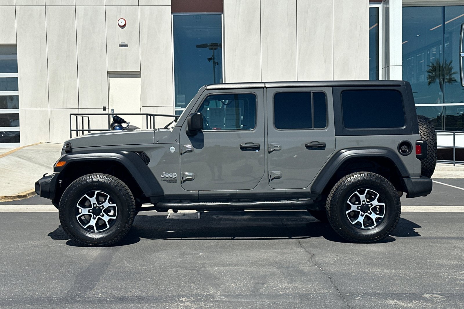 Used 2019 Jeep Wrangler Unlimited Sport S AWD/4WD image 6