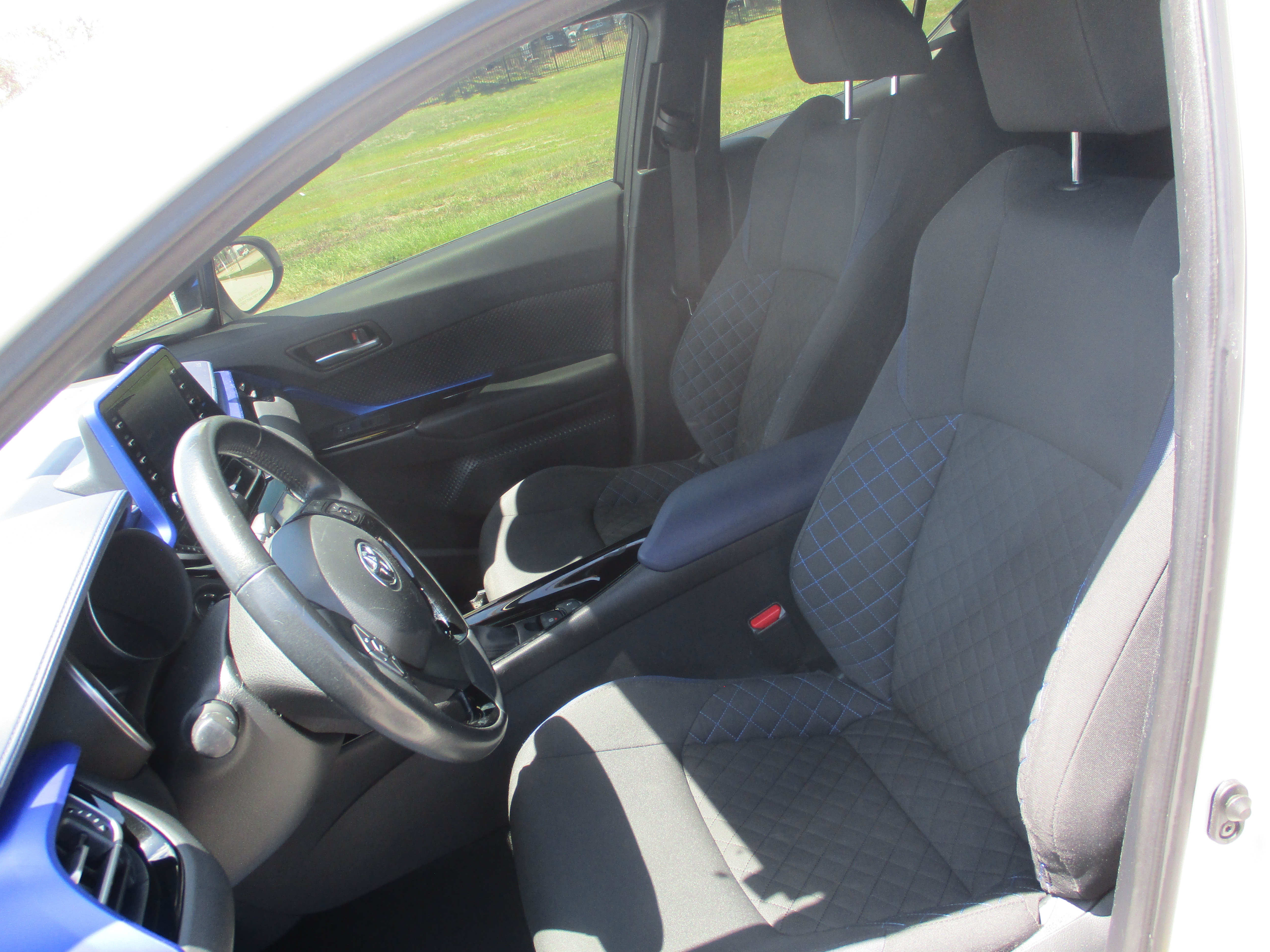 Used 2020 Toyota C-HR XLE FWD image 10