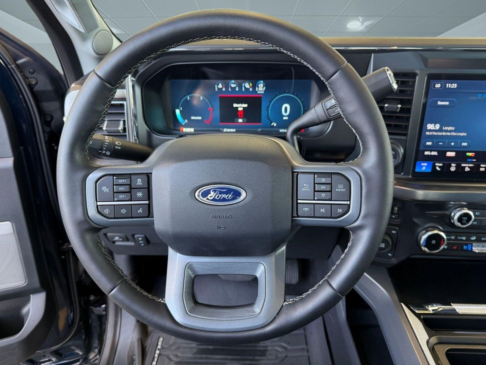 Certified 2025 Ford F250 Lariat w/ Lariat Ultimate Package AWD/4WD image 18