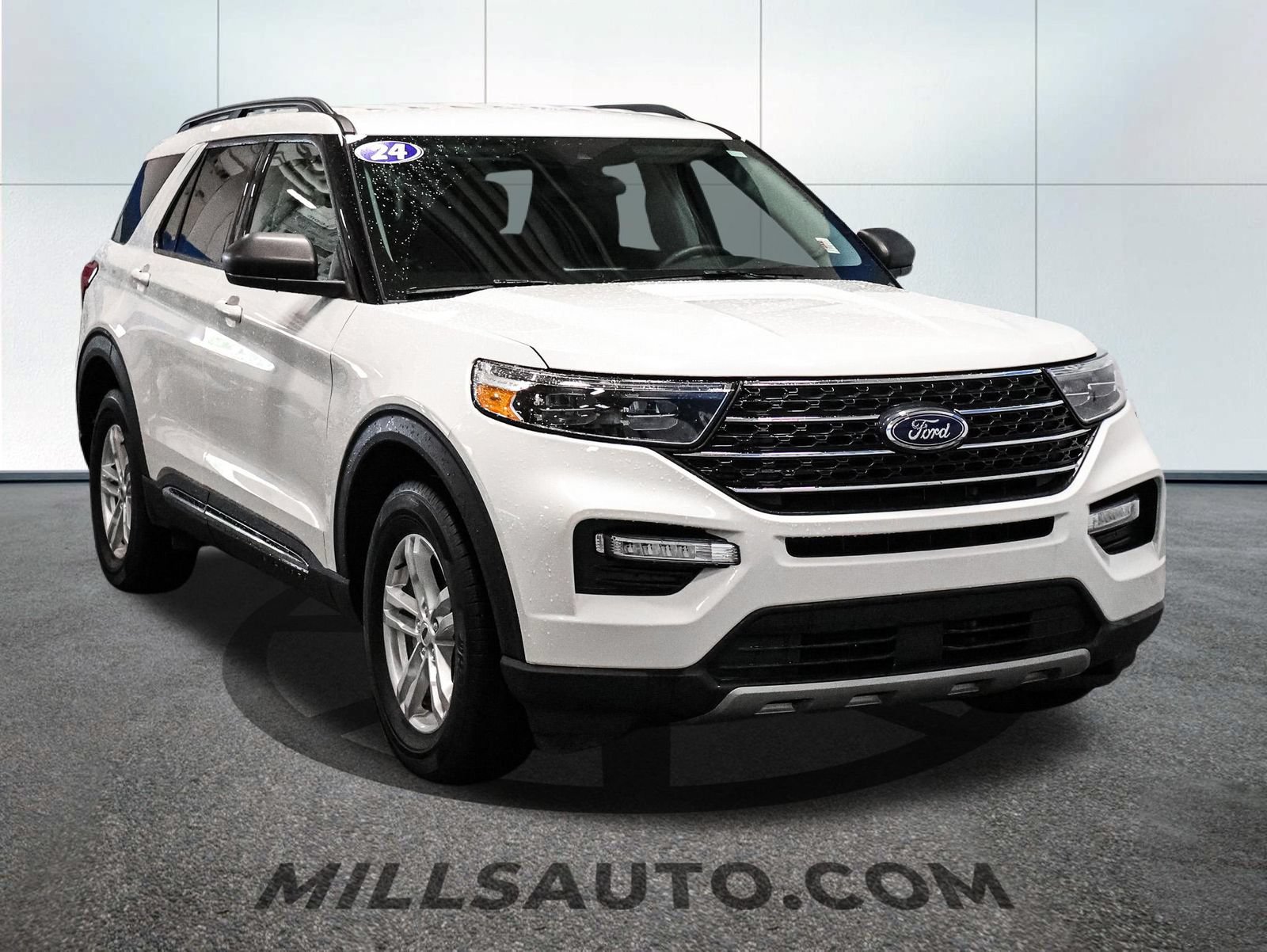 Certified 2024 Ford Explorer XLT w/ Equipment Group 202A AWD/4WD image 11