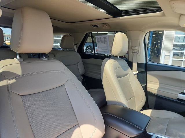 Certified 2022 Ford Explorer Limited w/ Limited Technology Package image 34