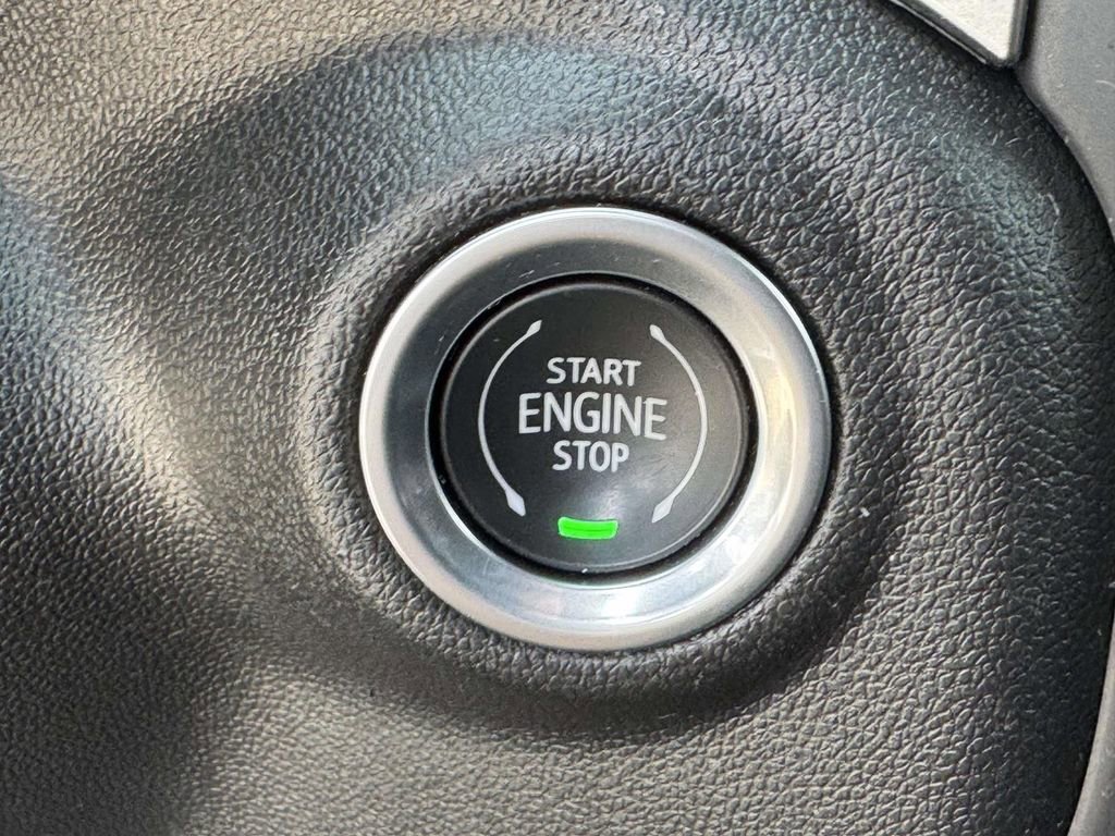 Used 2022 Chevrolet Silverado 1500 LT image 14