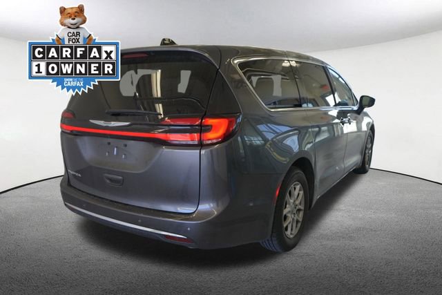 Used 2023 Chrysler Pacifica Touring-L FWD image 14