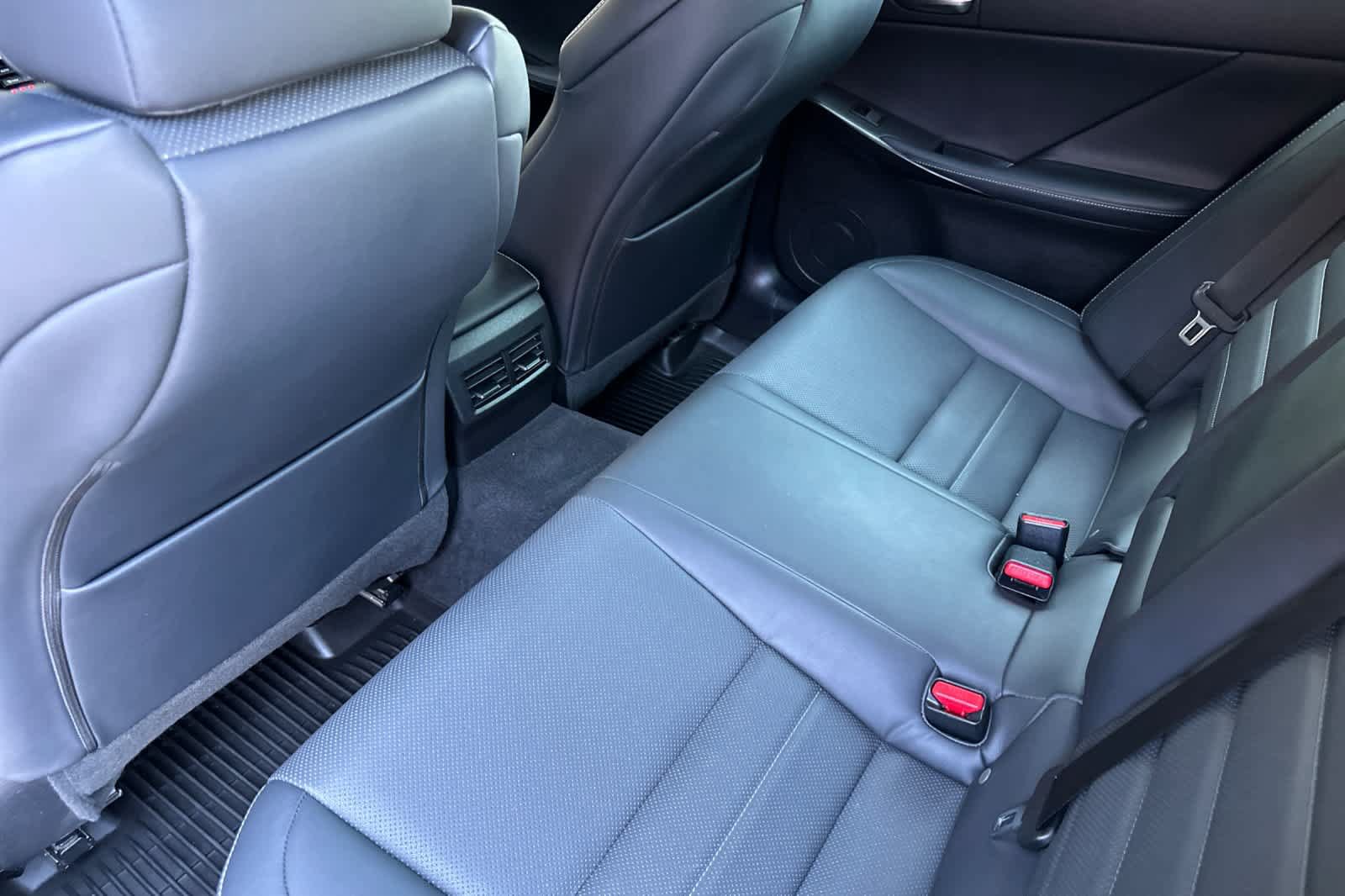 Used 2023 Lexus IS 350 F Sport AWD/4WD image 4