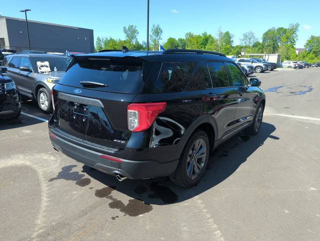Certified 2024 Ford Explorer XLT w/ Equipment Group 202A AWD/4WD image 5