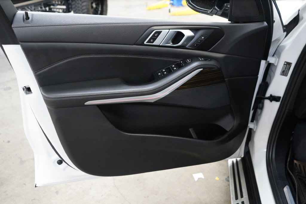Used 2023 BMW X5 xDrive40i AWD/4WD image 16